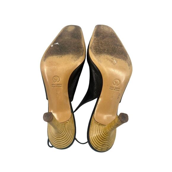 St. John Collection Italian black slingback high heels w/gold chain accents Sz 7 - Picture 14 of 16